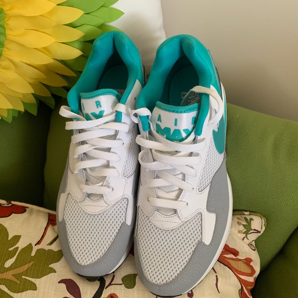 New Women Nike AirMax Sneakers